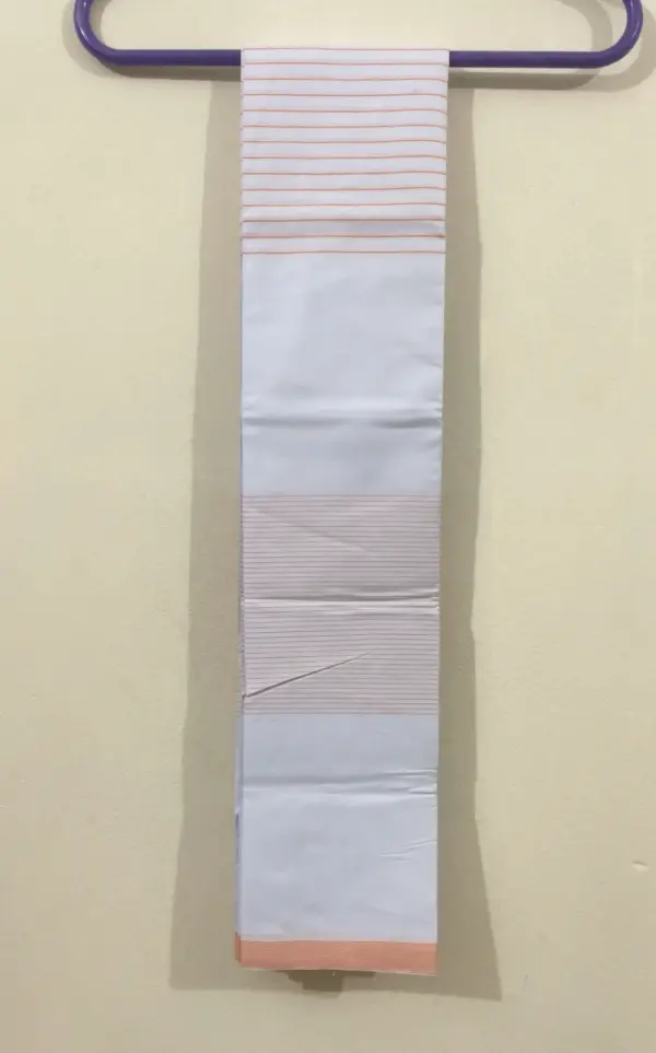 রয়েল কালচার মুক্তো রেখা লুঙ্গি Code 1805